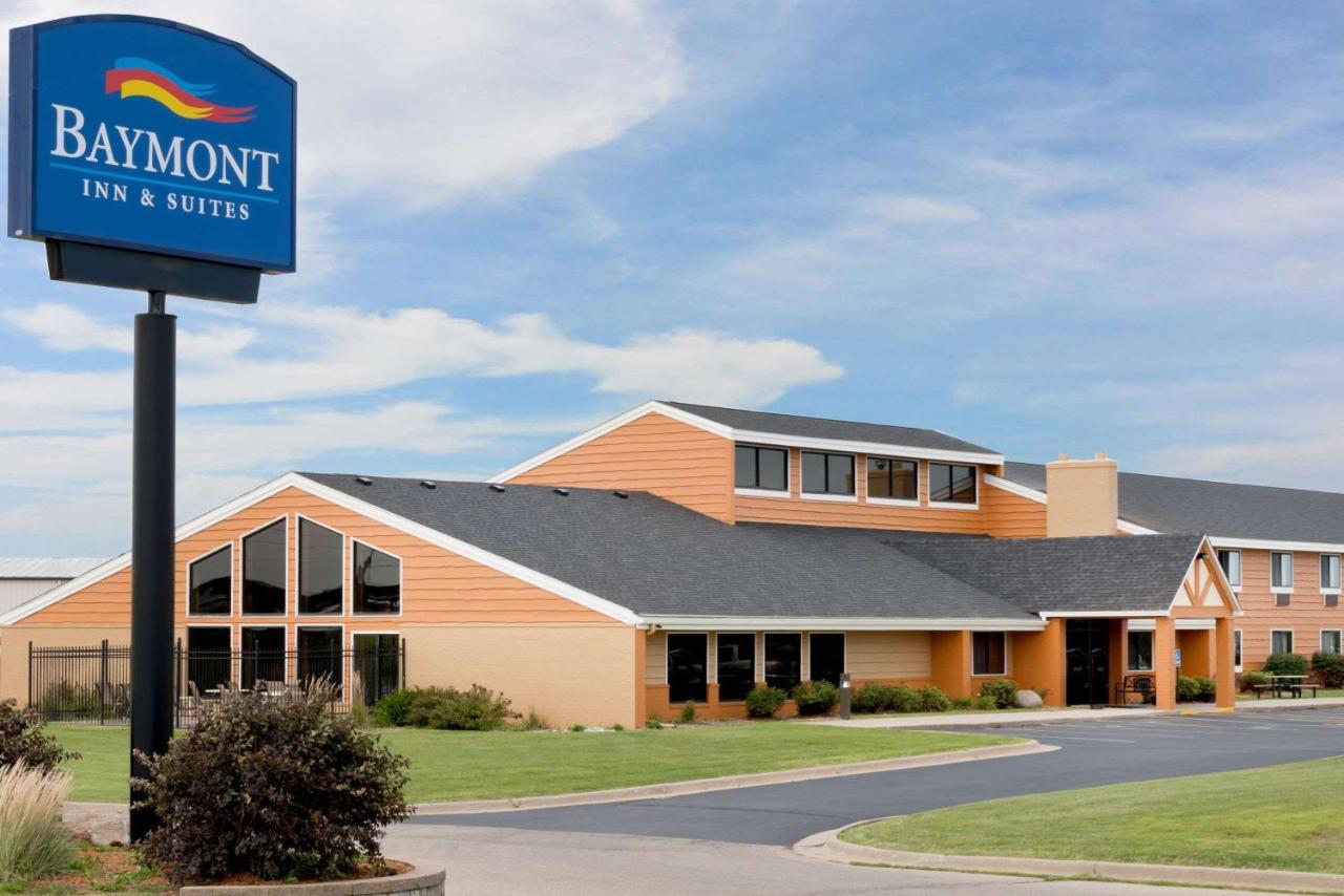 Baymont By Wyndham Marshalltown Exterior foto